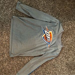 Boy’s OKC Thunder shirt size 10/12